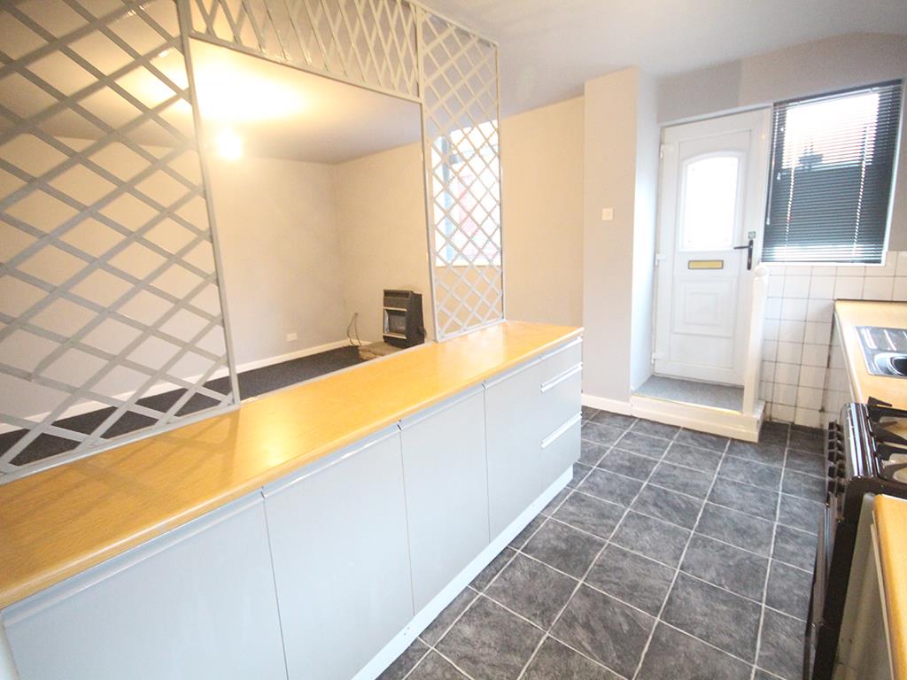 2 bedroom flat To Let in Earby - IMG_6175.jpg